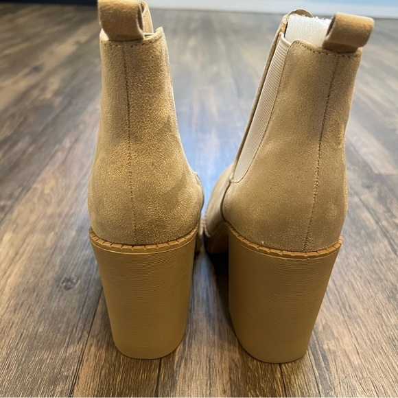 NWT Women’s Soda Glove Ankle Boot w/Lug Sole Elastic Gore Chunky Heels Size 8.5 - Picture 5 of 10